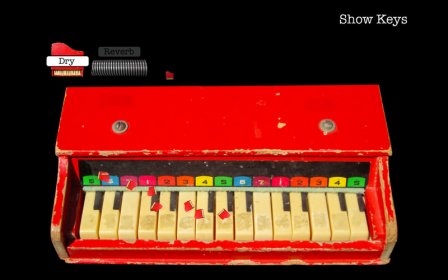 Vintage Toy Piano screenshot