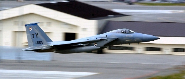 F-15 Eagle Screensaver : Taking off